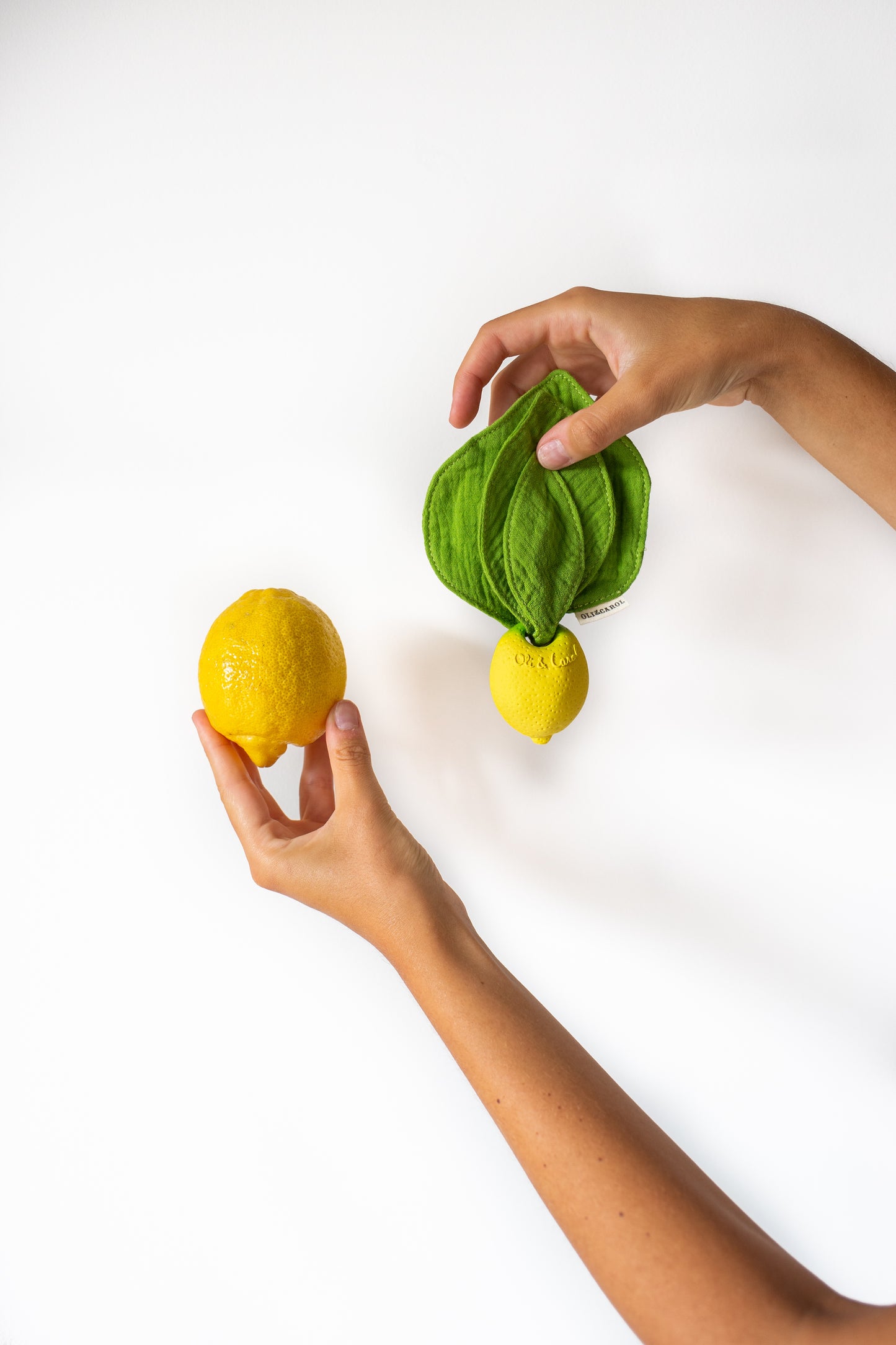 Oli & Carol | 2-in-1 John Lemon